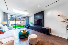 Battersea Church Road I Unique 3 Bedrooms Luxurious House near Battersea Park, London